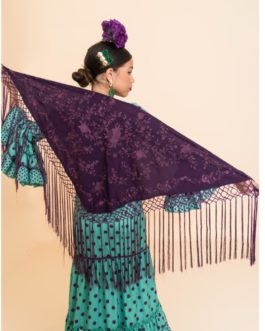 Mantón morado bordado morado