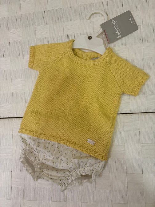 CONJUNTO AMARILLO CON BRAGAS DE FLORES