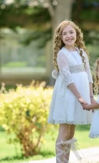 Vestido tul bordado beige