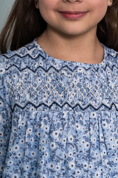 Vestido Niña Fondo Azul Flores Azules y Blancas - Imagen 2