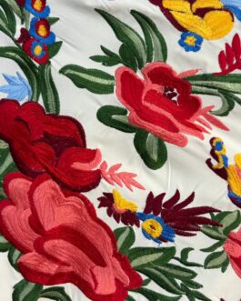 Mantón flores blanco